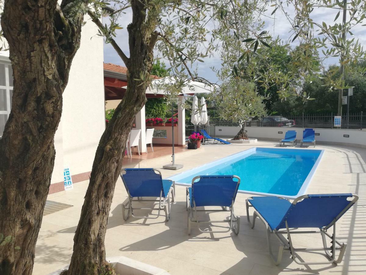 Villa Zare Пореч Экстерьер фото